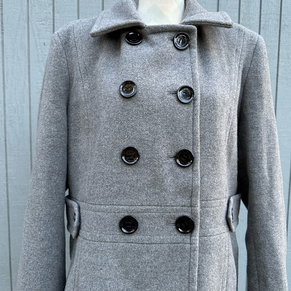 Cute Fitted Grey Coat - Picture 4 of 9